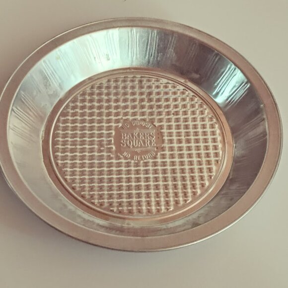 3 Vintage Bakers Square Embossed Aluminum Pie Pan - Picture 2 of 5